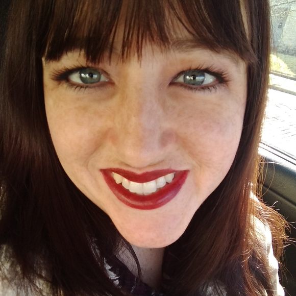 Meet your Posher, Heather - Picture 1 of 1